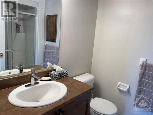 894 Longfields Drive, Ottawa, ON - Indoor Photo Showing Bathroom