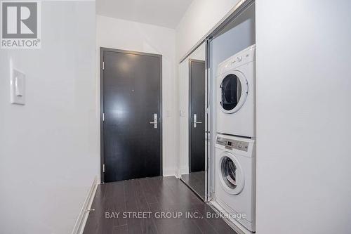 3609 - 65 St Mary Street, Toronto, ON - Indoor Photo Showing Laundry Room