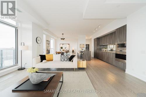 1903 - 609 Avenue Road, Toronto, ON - Indoor Photo Showing Living Room