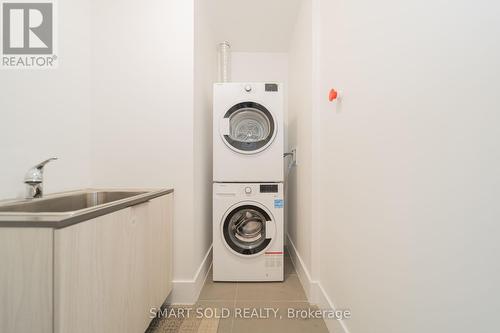 1903 - 609 Avenue Road, Toronto, ON - Indoor Photo Showing Laundry Room