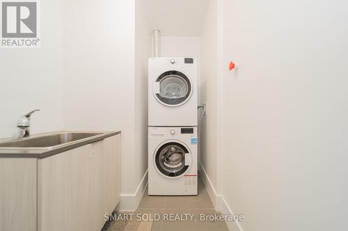 1903 - 609 Avenue Road, Toronto (Yonge-St. Clair), ON - Indoor Photo Showing Laundry Room