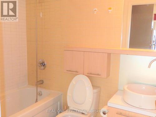 2309 - 25 Carlton Street, Toronto, ON - Indoor Photo Showing Bathroom