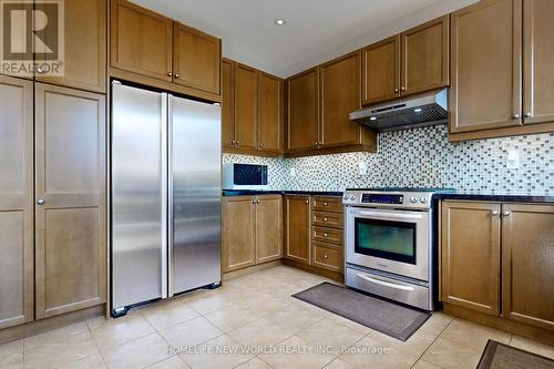 50 Amos Lehman Way, Whitchurch-Stouffville, ON - Indoor Photo Showing Kitchen