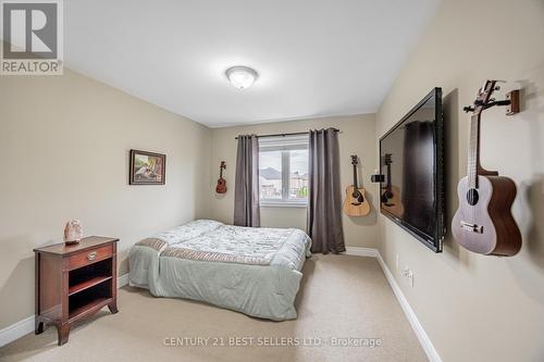 36 Hampton Springs Drive E, Brampton, ON - Indoor Photo Showing Bedroom