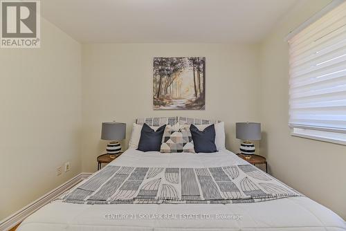 3331 Etude Drive, Mississauga, ON - Indoor Photo Showing Bedroom