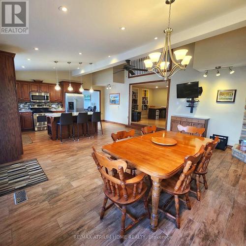 825 Southview Drive, Otonabee-South Monaghan, ON - Indoor Photo Showing Dining Room