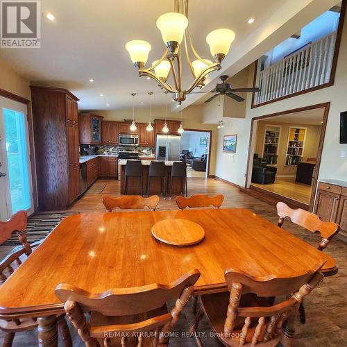 825 Southview Drive, Otonabee-South Monaghan, ON - Indoor Photo Showing Dining Room