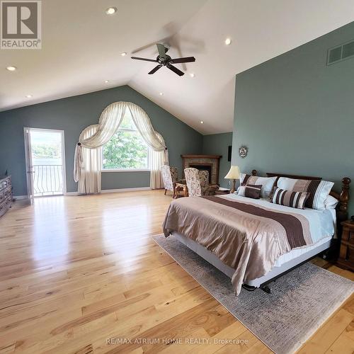 825 Southview Drive, Otonabee-South Monaghan, ON - Indoor Photo Showing Bedroom