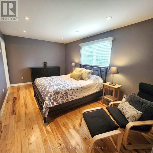 825 Southview Drive, Otonabee-South Monaghan, ON - Indoor Photo Showing Bedroom