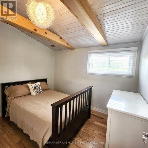 825 Southview Drive, Otonabee-South Monaghan, ON - Indoor Photo Showing Bedroom