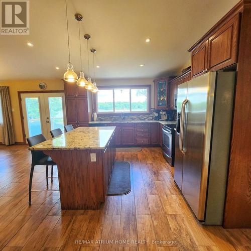 825 Southview Drive, Otonabee-South Monaghan, ON - Indoor Photo Showing Kitchen With Stainless Steel Kitchen With Upgraded Kitchen