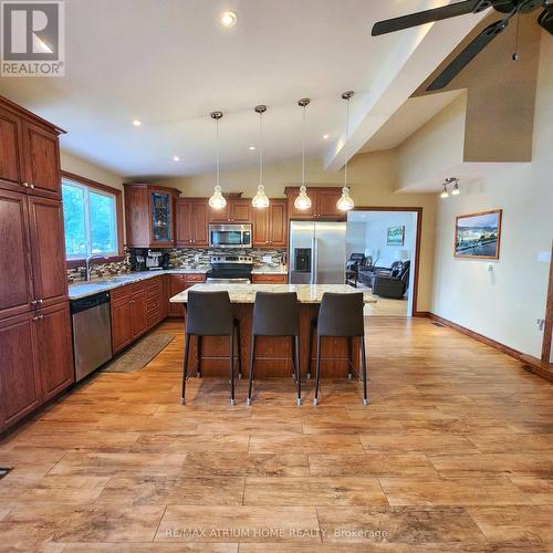 825 Southview Drive, Otonabee-South Monaghan, ON - Indoor Photo Showing Kitchen