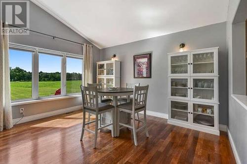 1367 Hallecks Road E, Brockville, ON - Indoor Photo Showing Dining Room