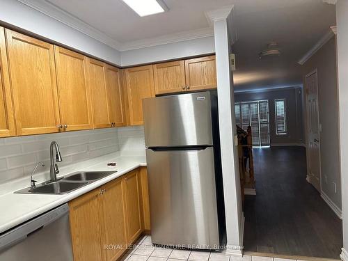 533-83 Mondeo Dr, Toronto, ON - Indoor Photo Showing Kitchen With Double Sink