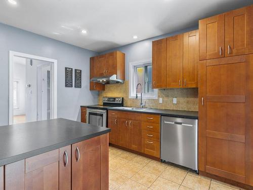 Kitchen - 262 Rue Greenfield, Longueuil (Greenfield Park), QC - Indoor Photo Showing Kitchen