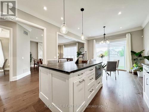 80 Portage Avenue, Richmond Hill, ON - Indoor Photo Showing Kitchen With Upgraded Kitchen