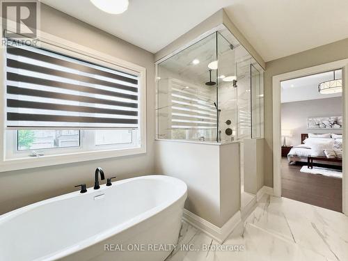 80 Portage Avenue, Richmond Hill, ON - Indoor Photo Showing Bathroom