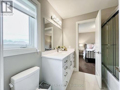 80 Portage Avenue, Richmond Hill, ON - Indoor Photo Showing Bathroom