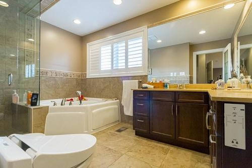 2379 Sovereign Street, Oakville, ON - Indoor Photo Showing Bathroom