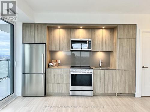 4010 - 30 Inn On The Park Drive, Toronto, ON - Indoor Photo Showing Kitchen