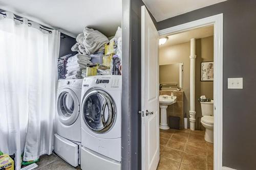 94 Steven Street, Hamilton, ON - Indoor Photo Showing Laundry Room