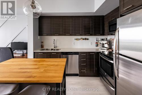 4105 - 2200 Lake Shore Boulevard W, Toronto, ON - Indoor Photo Showing Kitchen With Double Sink With Upgraded Kitchen