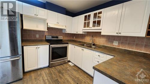 26 Cambray Lane, Ottawa, ON - Indoor Photo Showing Kitchen With Double Sink