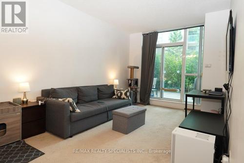 101 - 2565 Erin Centre Boulevard, Mississauga, ON - Indoor Photo Showing Living Room