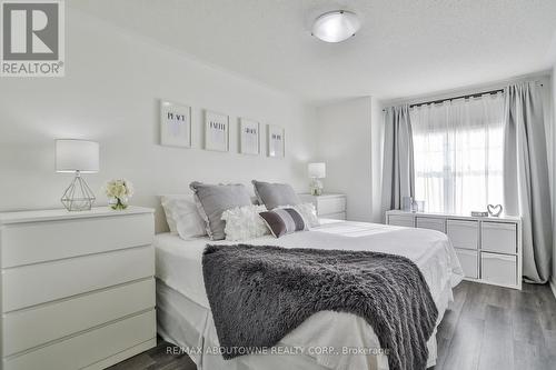 3167 Stornoway Circle, Oakville, ON - Indoor Photo Showing Bedroom