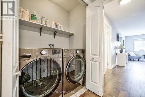 2056 Shady Glen Road, Oakville, ON - Indoor Photo Showing Laundry Room