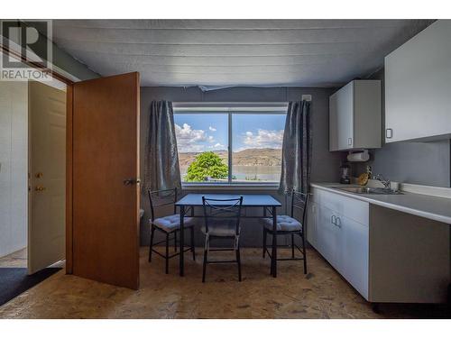 5841 Cosens Bay Road, Coldstream, BC - Indoor Photo Showing Kitchen