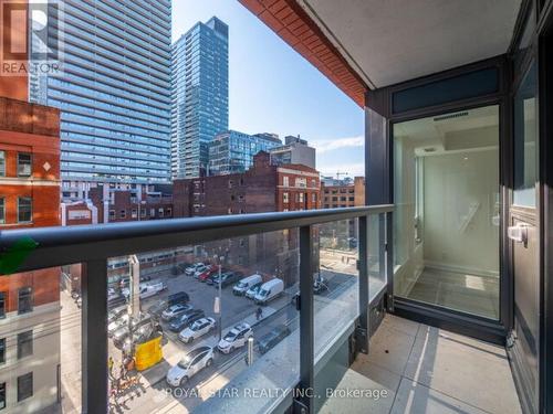 518 - 108 Peter Street, Toronto, ON - Outdoor