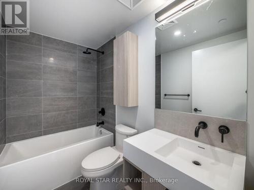 518 - 108 Peter Street, Toronto, ON - Indoor Photo Showing Bathroom