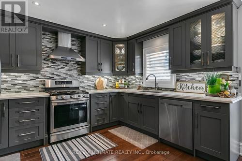 77 Morningview Trail, Toronto, ON - Indoor Photo Showing Kitchen With Upgraded Kitchen