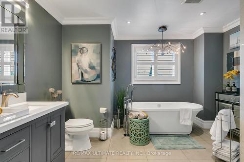 77 Morningview Trail, Toronto, ON - Indoor Photo Showing Bathroom