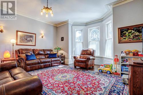 219 Second Street, Whitchurch-Stouffville, ON - Indoor Photo Showing Living Room