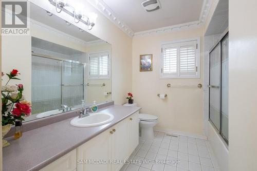 218 Mapes Avenue, Vaughan, ON - Indoor Photo Showing Bathroom