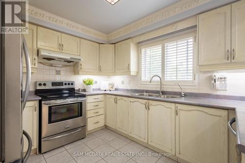 218 Mapes Avenue, Vaughan, ON - Indoor Photo Showing Kitchen With Double Sink