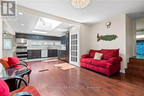 752 Four Mile Creek Road, Niagara-On-The-Lake, ON - Indoor Photo Showing Living Room