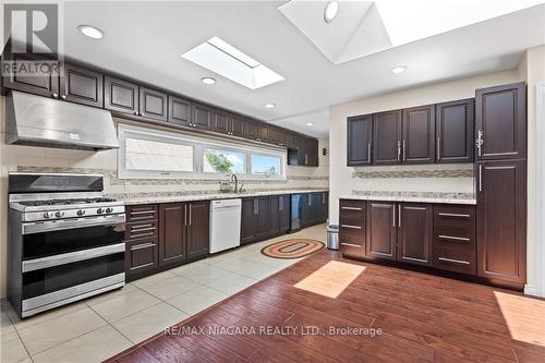 752 Four Mile Creek Road, Niagara-On-The-Lake, ON - Indoor Photo Showing Kitchen