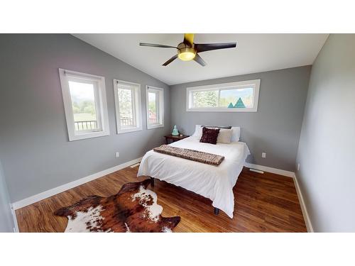 1221 Mcleod Avenue, Fernie, BC - Indoor Photo Showing Bedroom
