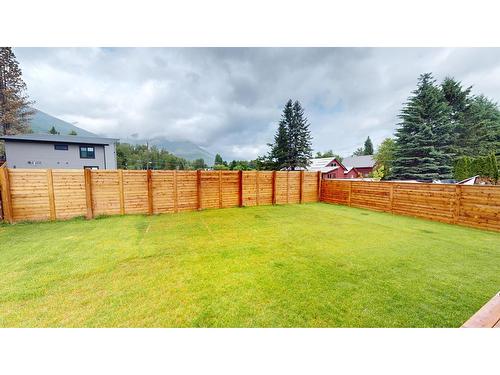 1221 Mcleod Avenue, Fernie, BC - Outdoor