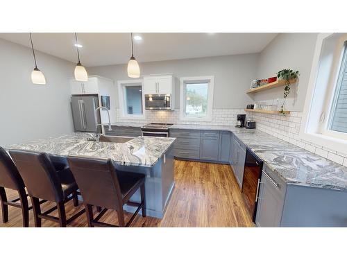 1221 Mcleod Avenue, Fernie, BC - Indoor Photo Showing Kitchen With Upgraded Kitchen