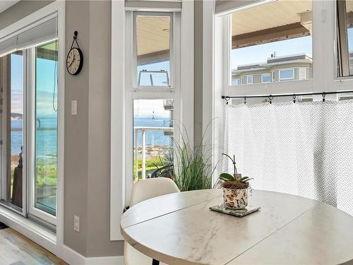 306-9 Adams Rd, Campbell River, BC - Indoor Photo Showing Dining Room