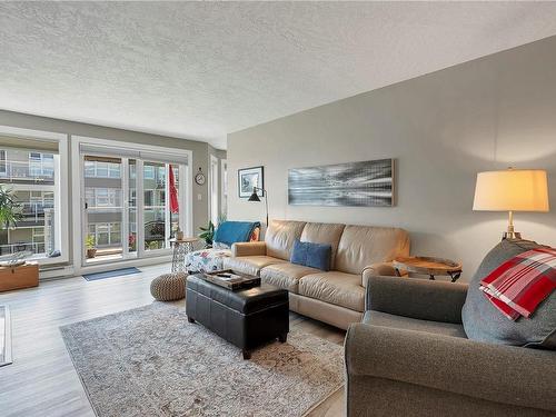 306-9 Adams Rd, Campbell River, BC - Indoor Photo Showing Living Room