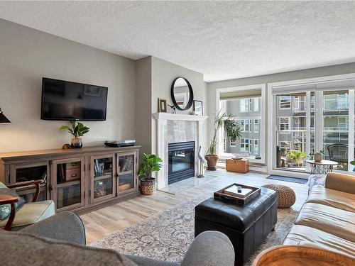 306-9 Adams Rd, Campbell River, BC - Indoor Photo Showing Living Room With Fireplace