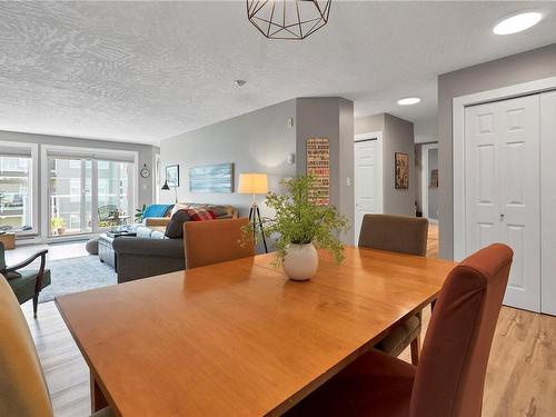 306-9 Adams Rd, Campbell River, BC - Indoor Photo Showing Dining Room