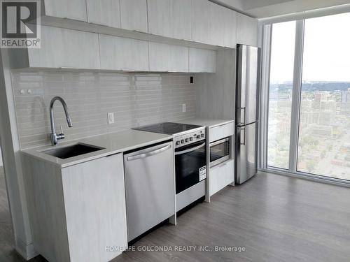 5305 - 181 Dundas Street E, Toronto, ON - Indoor Photo Showing Kitchen With Upgraded Kitchen