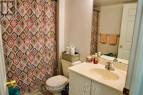 607 - 1 Emerald Lane N, Vaughan, ON - Indoor Photo Showing Bathroom