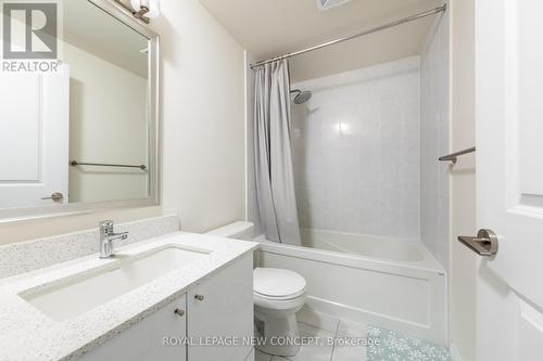 Ph2204 - 55 Eglinton Avenue W, Mississauga (Hurontario), ON - Indoor Photo Showing Bathroom